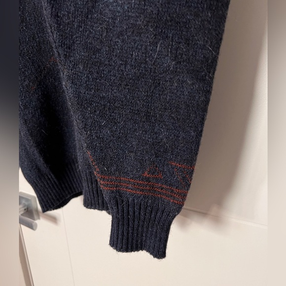 Vintage Crew Neck Sweater - Picture 2 of 16